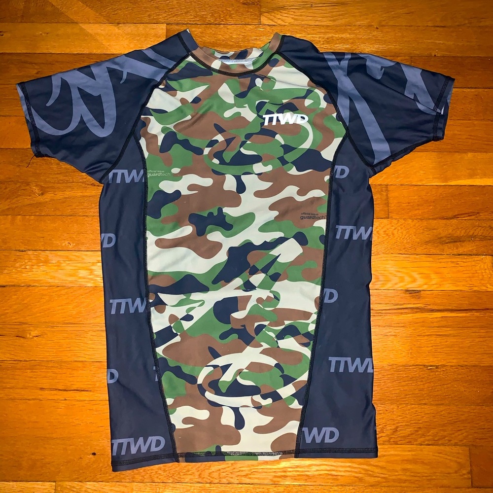 Limited edition armbar soap company rash guard